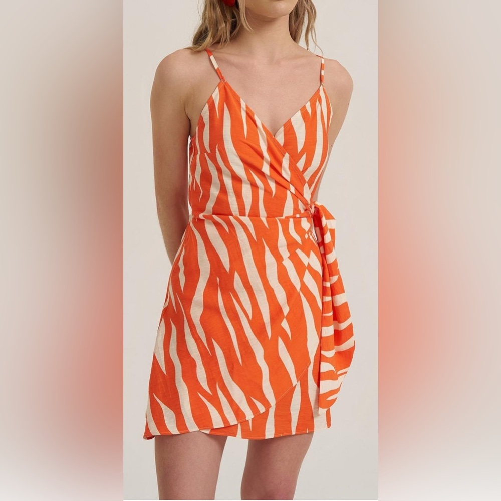 H&M women‎ Wrap dress - Orange/Zebra Size Medium